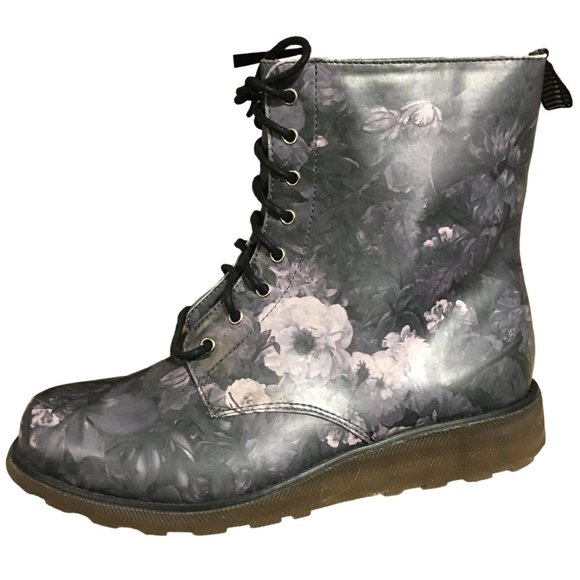 Dolce Vita "Cobain" Gray Floral Boots - Size 9 NWT - Picture 1 of 7